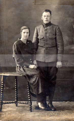 Verlovingsfoto van *1906) en Janna Kremer (*1905)